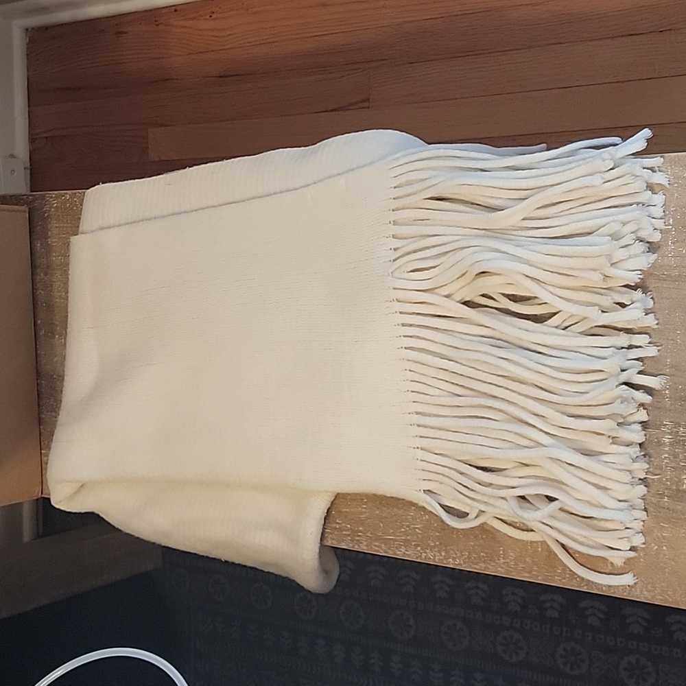 Anthro Blanket Scarf - Cream/White